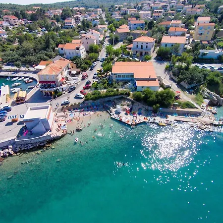 Apartment In Silo/insel Krk 13416