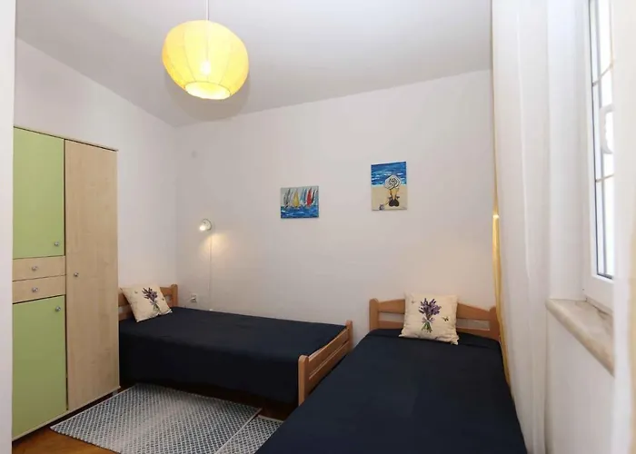 In - Insel Krk 13416 Апартаменты Сило